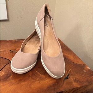 Naturalizer Tan Wedge Shoes